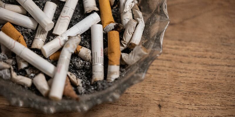 Das Angebot können auch Ex-Raucher in Anspruch nehmen (Symbolbild). - Foto: Hannes P. Albert/dpa