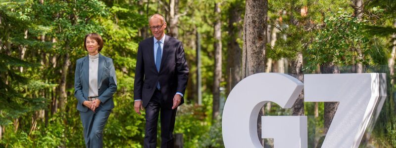 Aussagen von Bundeskanzler Friedrich Merz zu Israel und Iran am Rande des G7-Gipfels sorgen bei einigen in Deutschland für Befremden. (Archivbild) - Foto: Michael Kappeler/dpa-Pool/dpa