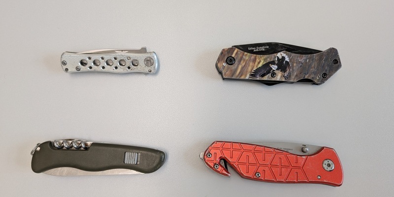 POL-RZ: Kontrolle des Messerverbots - Gemeinsamer Einsatz von Polizei und Verkehrsbetrieben Hamburg-Holstein am ZOB Geesthacht - Foto: presseportal.de