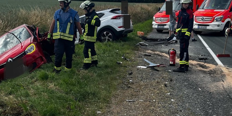 FW Ense: Verkehrsunfall mit 4 Verletzten in Ense-Sieveringen - Foto: presseportal.de