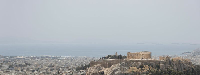 Athen war 1985 die erste Kulturhauptstadt Europas - Blick auf die Akropolis vom Lycabettus-Hügel. - Foto: Socrates Baltagiannis/dpa