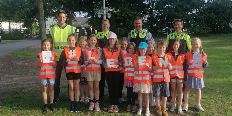 POL-PB: #LEBEN - Ergebnisse der Verkehrssicherheitsaktion Dank- und Denkzettel - Foto: presseportal.de