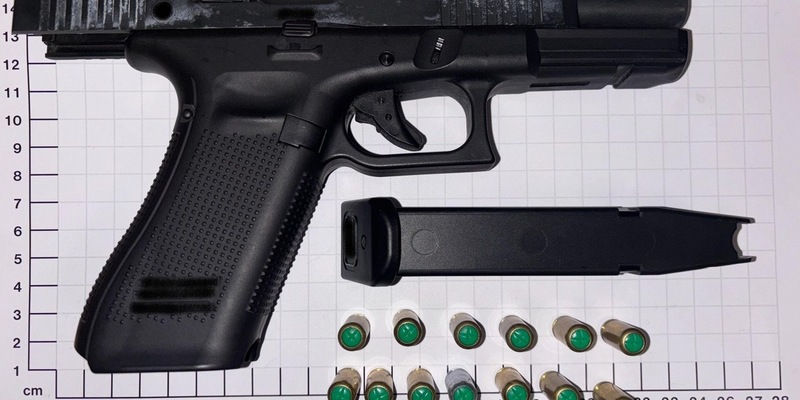 BPOL NRW: Bundespolizei findet Schreckschusswaffe - Foto: presseportal.de