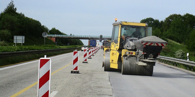 Sicher durch die Baustelle: BG BAU ruft zu mehr Rücksicht im Straßenverkehr auf - Foto: presseportal.de