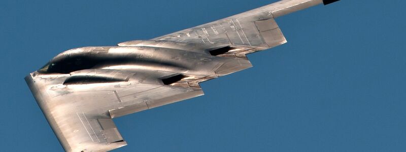 Die schwere Bombe vom Typ GBU-57 kann nur von B-2-Tarnkappenbombern der US-Luftwaffe abgeworfen werden.  - Foto: Nathan Gallahan/U.S. Air Force/dpa