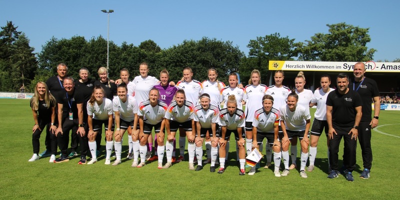 POL-CLP: Polizei-Fußball-EM der Damen in Lohne - Platzierungsspiele - Bilder vom Halbfinale Deutschland gg. Österreich - Foto: presseportal.de