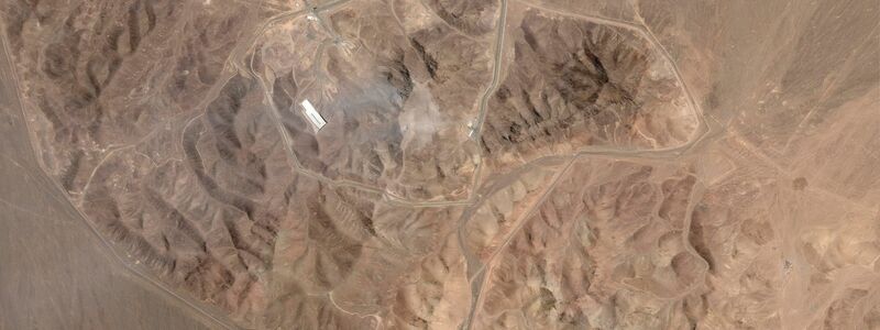 Die USA haben unter anderem die gut befestigte unterirdische Uran-Anreicherungslage Fordo angegriffen. - Foto: Planet Labs PBC/Planet Labs PBC via AP/dpa