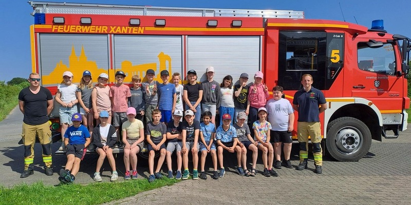 FW Xanten: Brandschutzaufklärung für Kinder der Grundschule in Marienbaum - Foto: presseportal.de