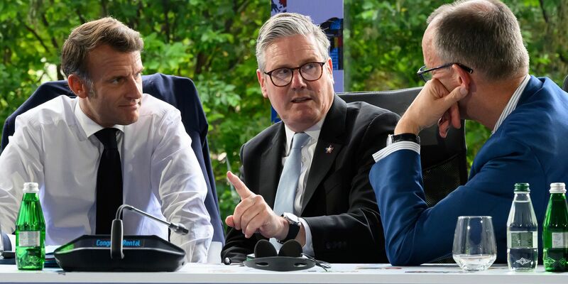 Merz, Macron und Starmer appellieren an Teheran. (Archivbild)  - Foto: Leon Neal/Getty Pool/AP/dpa