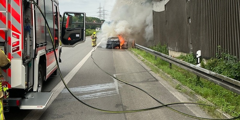 FW-BOT: PKW Brand im Dreieck A31 / A2 - Foto: presseportal.de