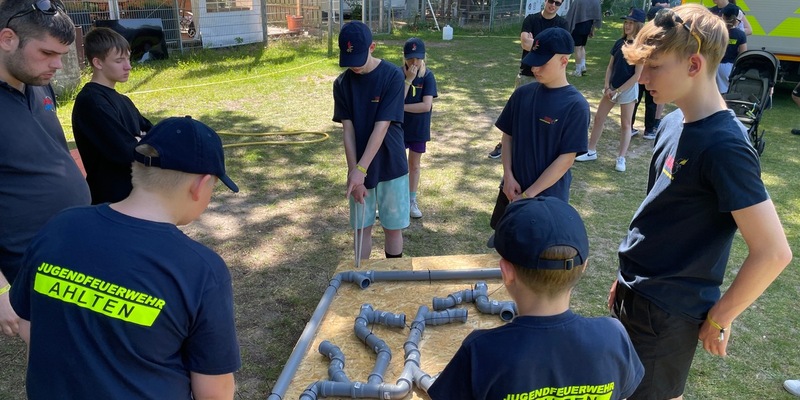 FW Lehrte: Feuerwehr richtet Stadtjugendfeuerwehr Zeltlager in Arpke aus - Foto: presseportal.de