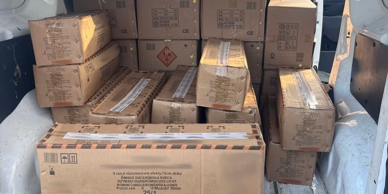 HZA-P: Potsdamer Zoll zieht über eine halbe Tonne Pyrotechnik auf der A 10 aus dem Verkehr / Zoll warnt vor Gefahr für die öffentliche Sicherheit - Foto: presseportal.de