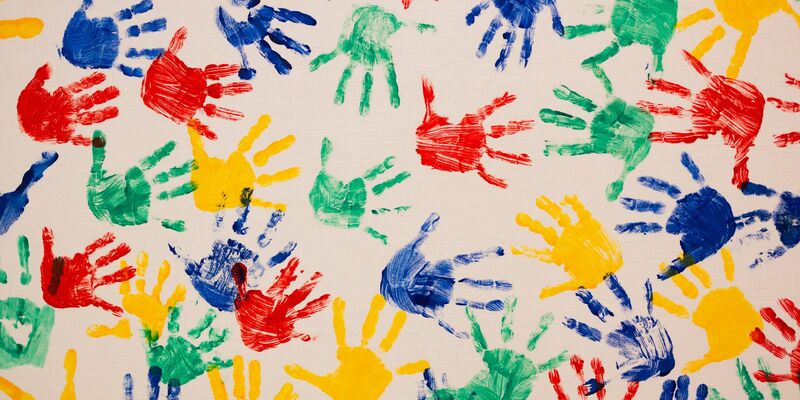 Familien mit Einwanderungsgeschichte haben doppelt so oft drei oder mehr Kinder als Familien ohne Einwanderungsgeschichte. (Symbolbild) - Foto: Rolf Vennenbernd/dpa