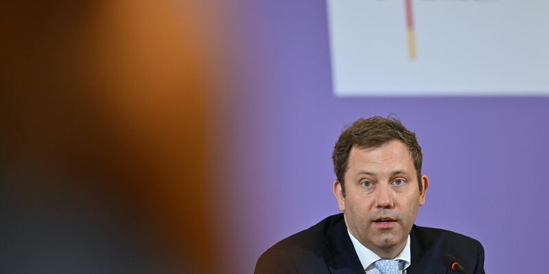 Vizekanzler Klingbeil nutzt die neuen Verschuldungsmöglichkeiten. (Archivbild) - Foto: Katharina Kausche/dpa