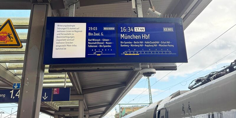 Die Bahn sperrte die wichtige Zugstrecke zwischen Berlin und Hamburg.  - Foto: Silke Brüggemeier/dpa