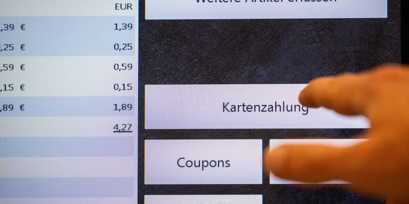 Ein Zahlungsterminal im Supermarkt. (Symbolbild) - Foto: Leonie Asendorpf/dpa
