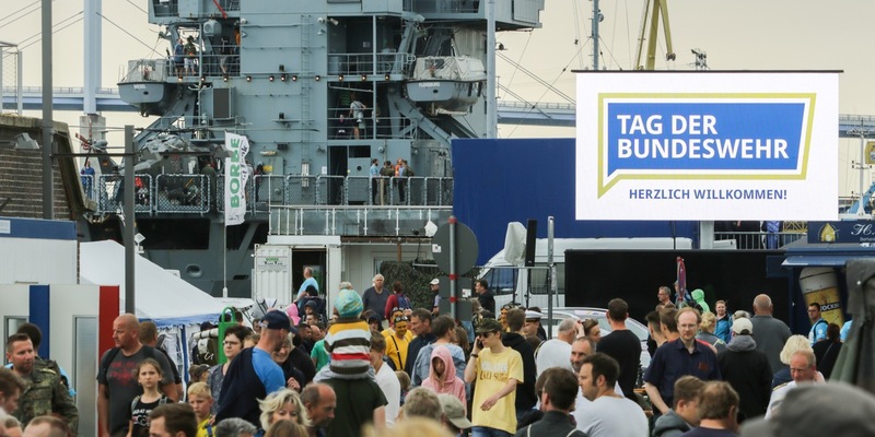 Wir sind da - Tag der Bundeswehr in Stralsund mit dem Generalinspekteur der Bundeswehr - Foto: presseportal.de