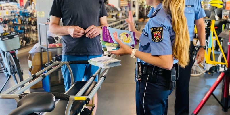 POL-PPTR: Polizei und Fahrradfachhandel in Trier kooperieren für mehr Diebstahlschutz, Sicherheit und Fahrspaß im Alter - Foto: presseportal.de