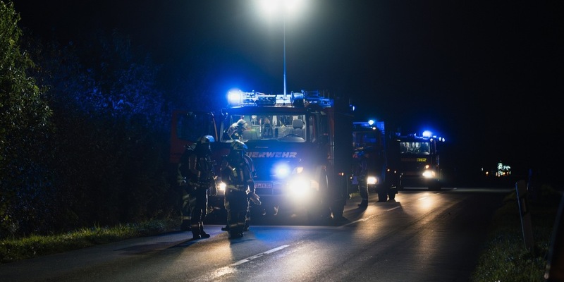 FW Hünxe: Gemeldeter Garagenbrand - Foto: presseportal.de