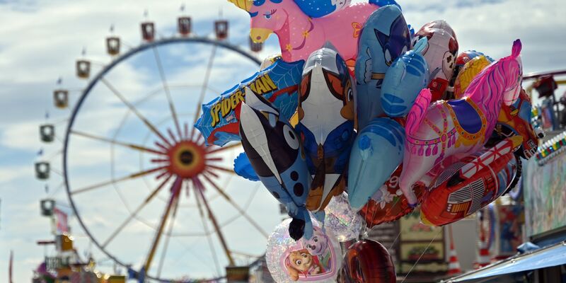Die «kleine Wiesn» soll nächstes Jahr eine Woche länger dauern (Archivbild). - Foto: Niklas Treppner/dpa