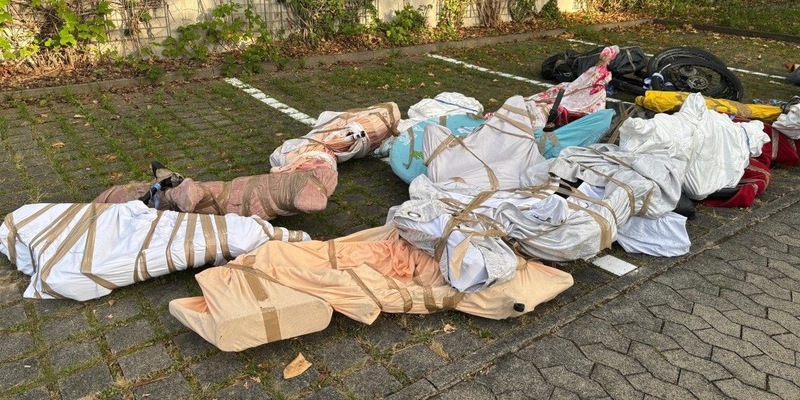 POL-GÖ: (207/2025) Erfolg im Kampf gegen Fahrraddiebe: Polizei entdeckt vierzehn gestohlene E-Bikes in ausländischem Mercedes-Sprinter, Fahrer in U-Haft, Fahrzeug beschlagnahmt, Ermittlungen dauern an - Foto: presseportal.de