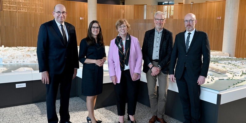 IM-MV: Norddeutscher Wohngipfel in Hamburg: Nordländer verabschieden Hamburger Erklärung zur Bauwende - Foto: presseportal.de