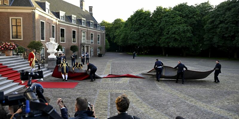 Kanzler Merz nimmt erstmals an einem Nato-Gipfel teil. - Foto: Emmi Korhonen/Lehtikuva/dpa