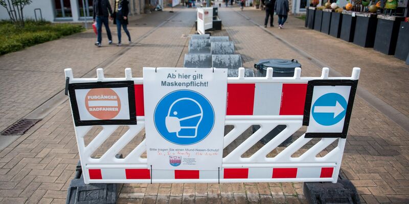 Waren die Corona-Schutzmaßnahmen damals angemessen? - Foto: Daniel Bockwoldt/dpa