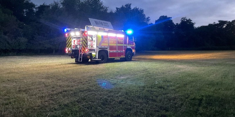 FW-MH: Brennender Fahrzeuganhänger auf dem Gelände des RWW - Foto: presseportal.de