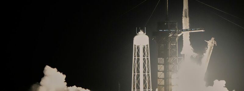 Erstmals sind ein Inder, ein Ungar und ein Pole zur Raumstation ISS gestartet. - Foto: John Raoux/AP/dpa