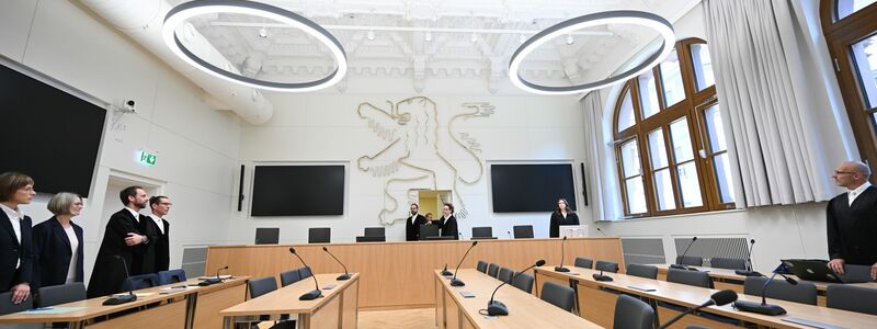 Richterin Eva-Marie Distler hat scharfe Kritik am DFB geübt. - Foto: Arne Dedert/dpa POOL/dpa