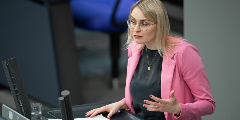 Natalie Pawlik (SPD) ist als Staatsministerin für Migration, Flüchtlinge, Integration und Antirassismus zuständig. (Archivfoto) - Foto: Jonathan Penschek/dpa