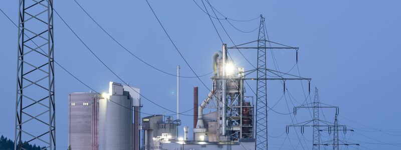 Seit der Energiekrise 2022 wird in Deutschland intensiv über die Einführung eines Industriestrompreises diskutiert. (Archivbild) - Foto: Silas Stein/dpa
