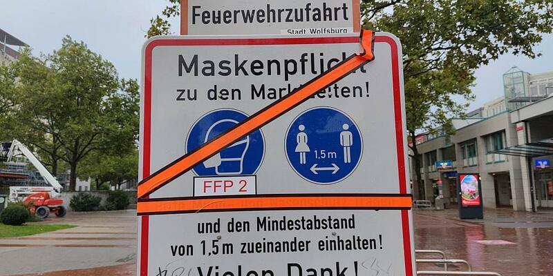 Abgeschaffte Maskenpflicht und Abstandsregeln in einer Fußgängerzone (Archiv) - Foto: über dts Nachrichtenagentur