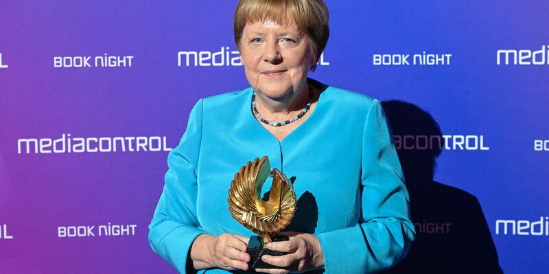 Merkel mochte Blumendeko und Küche im Kanzleramt. - Foto: Uli Deck/dpa