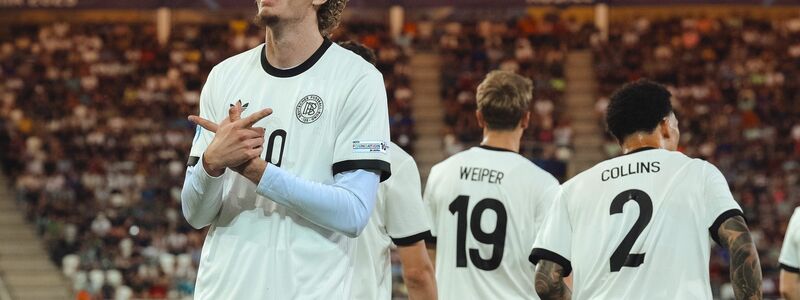 Nick Woltemade jubelt auch im Halbfinale als Torschütze. - Foto: Robert Nemeti/dpa