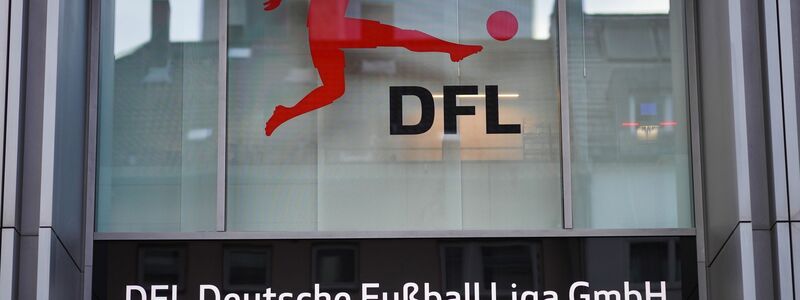 Die Deutsche Fußball Liga hat die Paarung fürs Eröffnungsspiel bekanntgegeben. - Foto: Frank Rumpenhorst/dpa