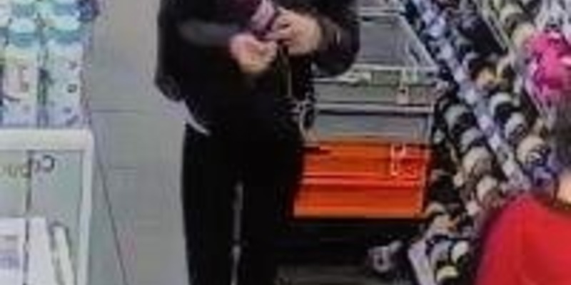 LPI-J: Öffentlichkeitsfahndung nach Ladendiebstahl mit Waffe - Foto: presseportal.de