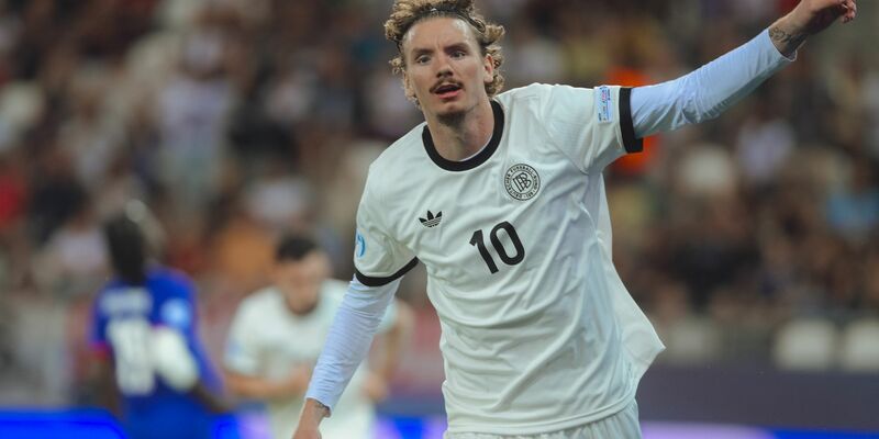 Jubelt Nick Woltemade bald im Trikot des FC Bayern? - Foto: Robert Nemeti/dpa