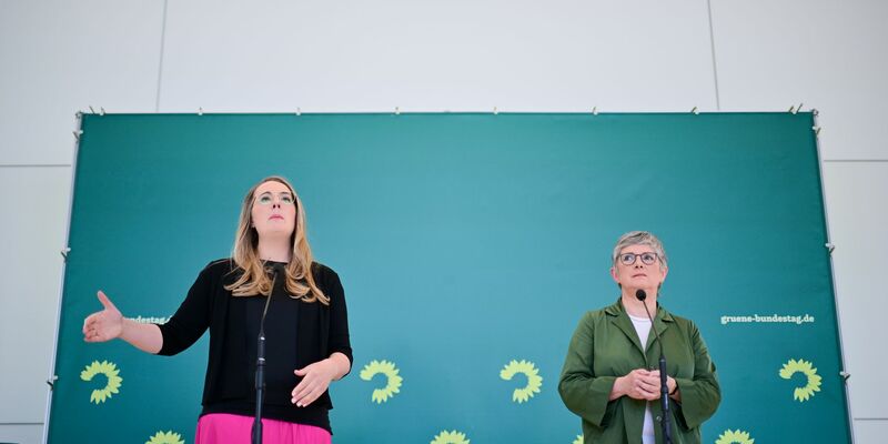 Das Bild der alltagsfernen Elite-Partei verfange, schreiben die Fraktionsvorsitzenden Katharina Dröge und Britta Haßelmann in einem internen Strategiepapier. - Foto: Sebastian Gollnow/dpa