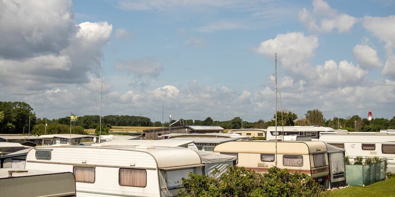 Oft kämpfen Camper gegen das Funkloch. (Foto-Archiv) - Foto: Frank Hammerschmidt/dpa