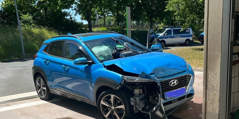 LPI-EF: Teure Autowäsche - Gas mit Bremse verwechselt - Foto: presseportal.de