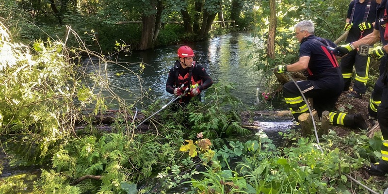 FW-M: Gefahr im Auer Mühlbach beseitigt (Thalkirchen) - Foto: presseportal.de