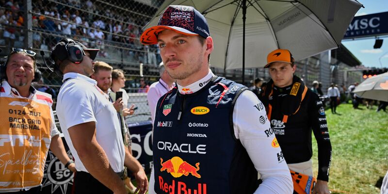 Es war nur ein kurzer Auftritt für Max Verstappen.  - Foto: Denes Erdos/AP POOL/AP/dpa