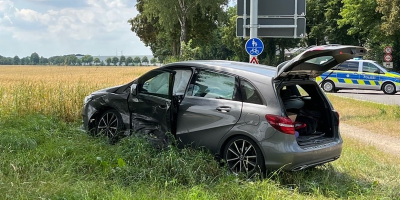 POL-MG: Rotlicht missachtet - Verkehrsunfall mit einer Schwerverletzten - Foto: presseportal.de