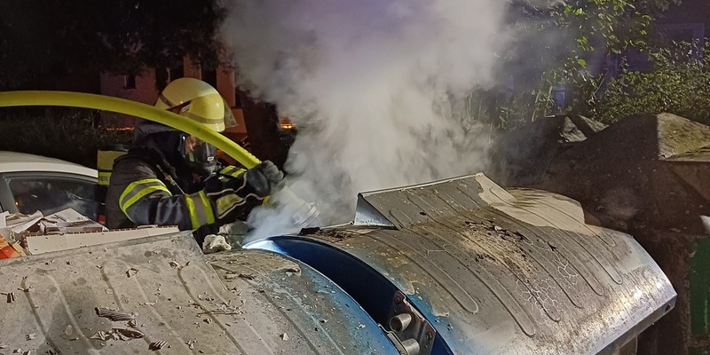 FW-EN: Feuerwehr rückte bisher fünfmal aus- erneuter Containerbrand in der Nacht ärgert Feuerwehrleute - Foto: presseportal.de