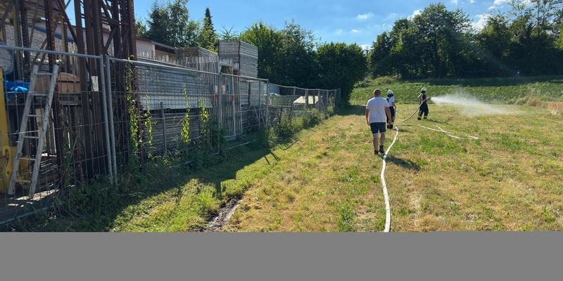 FW Stockach: Flächenbrand an Lagerfläche - Foto: presseportal.de
