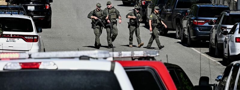 Der Einsatz zog sich lange hin. - Foto: Kathy Plonka/The Spokesman-Review/AP/dpa