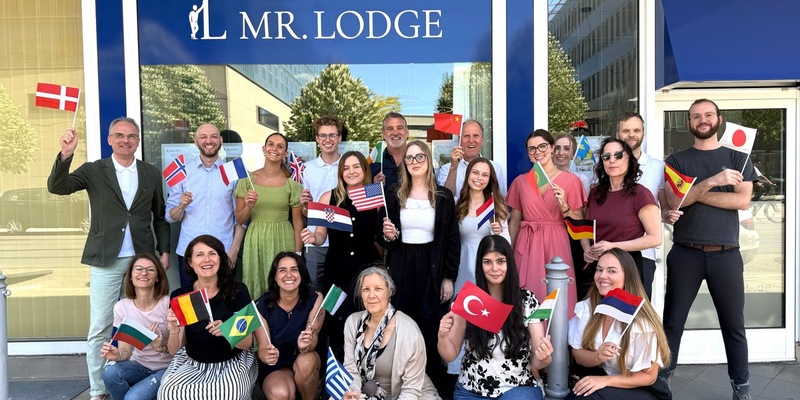 Mr. Lodge GmbH: Website in 24 Sprachen verfügbar / Einzigartiger Service für internationale Kunden: persönliche Ansprache durch moderne KI-Technologie - Foto: presseportal.de