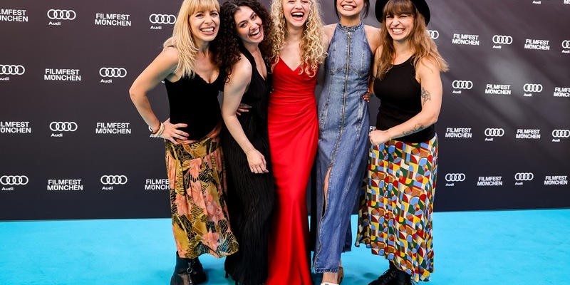 Sommer, Sonne, Spaß! MÄDCHEN MÄDCHEN feiert Premiere auf dem Filmfest München - Foto: presseportal.de